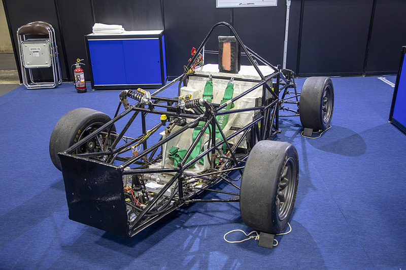 トヨタ名古屋自動車大学校はICVとEVの2台を走らせる。展示車はEV