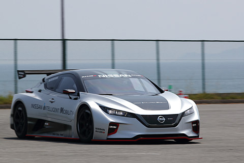 試乗インプレ】これは“EV界のGT-R”！ 日産「リーフ NISMO RC_02」に