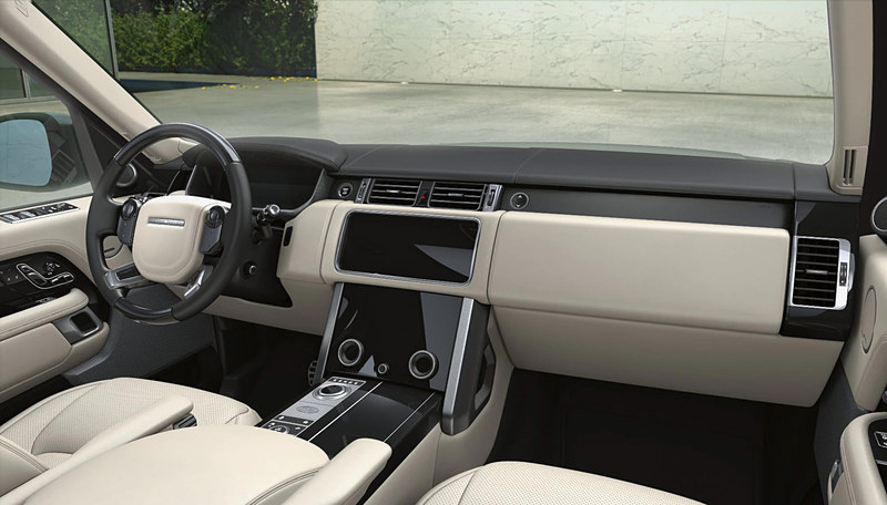 「フジ・ホワイト」のボディカラーに組み合わせられる「エボニー＆アイボリー」のインテリア