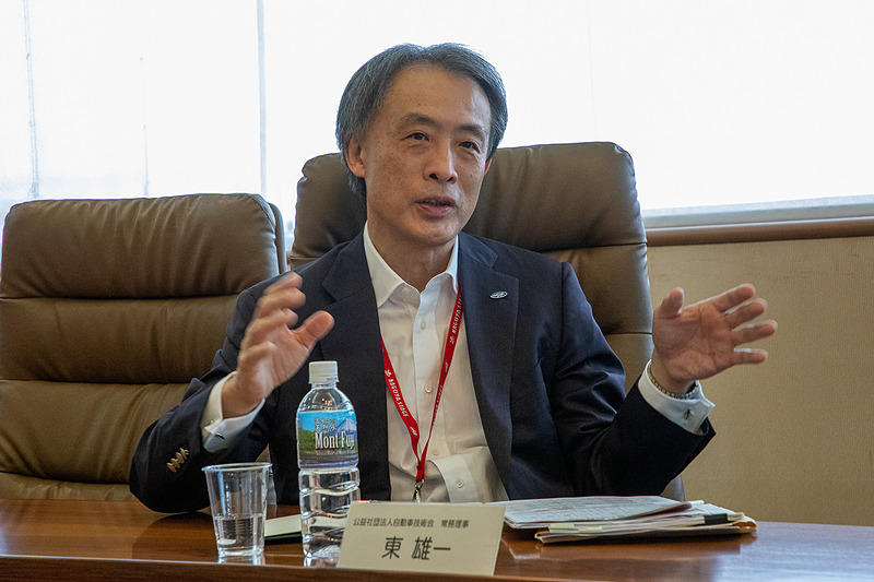 公益社団法人自動車技術会 常任理事の東雄一氏