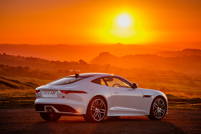 F-TYPE チェッカーフラッグ・エディション