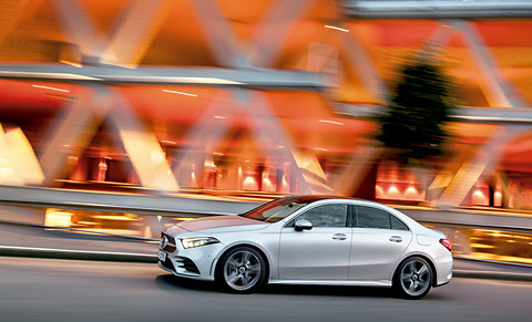 メル様 メルセデス・ベンツ、FFベース初のプレミアムコンパクトセダン