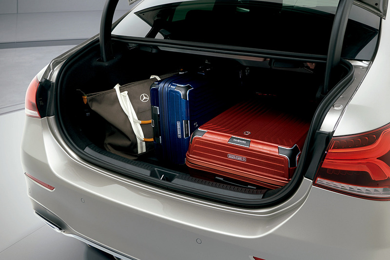 トランクスペース容量は420L