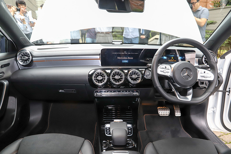 A 250 4MATIC セダン Edition 1のインテリア