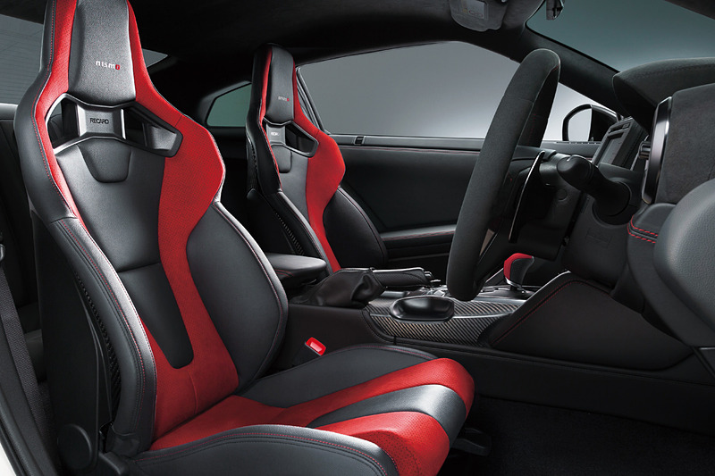 GT-R Track edition engineered by NISMO」2020年モデルのインテリア