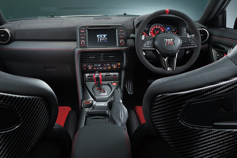 GT-R Track edition engineered by NISMO」2020年モデルのインテリア
