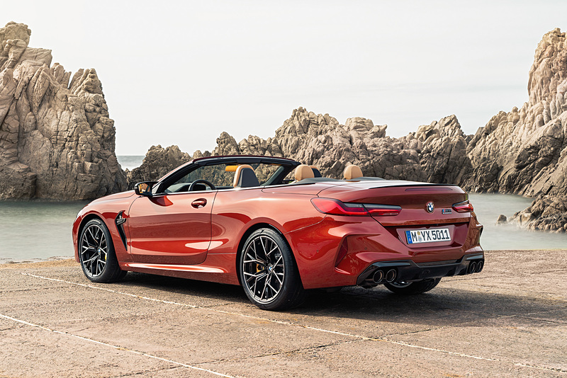 ボディサイズは4867×1907×1353mm（全長×全幅×全高）、ホイールベースは2827mm、車両重量は2010kg（いずれもヨーロッパ仕様値）