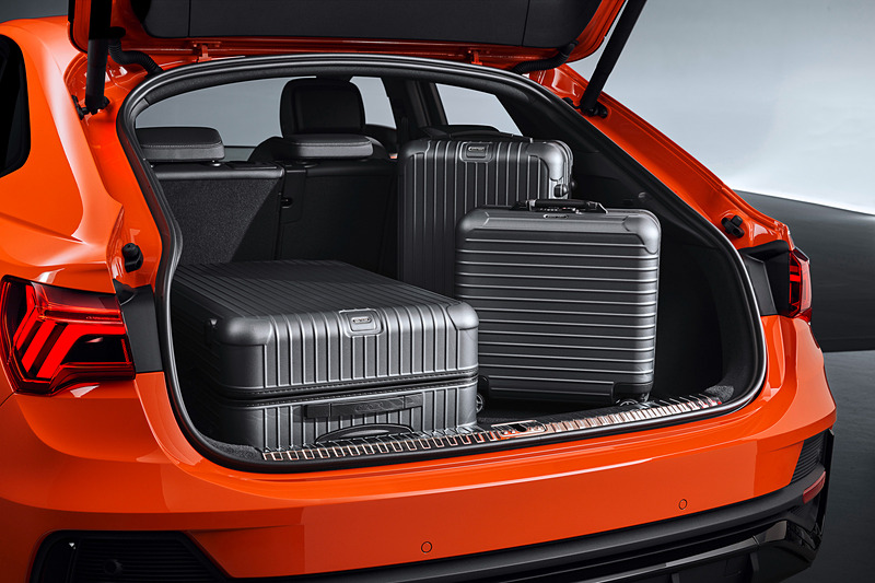 ラゲッジルームは530L～1400Lまで拡大できる