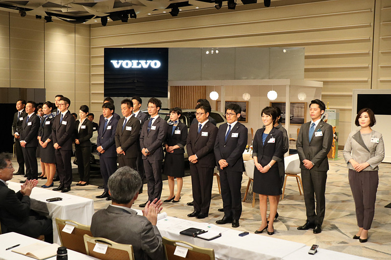 チーム部門に出場した7チーム（各チーム3人）のスタッフ