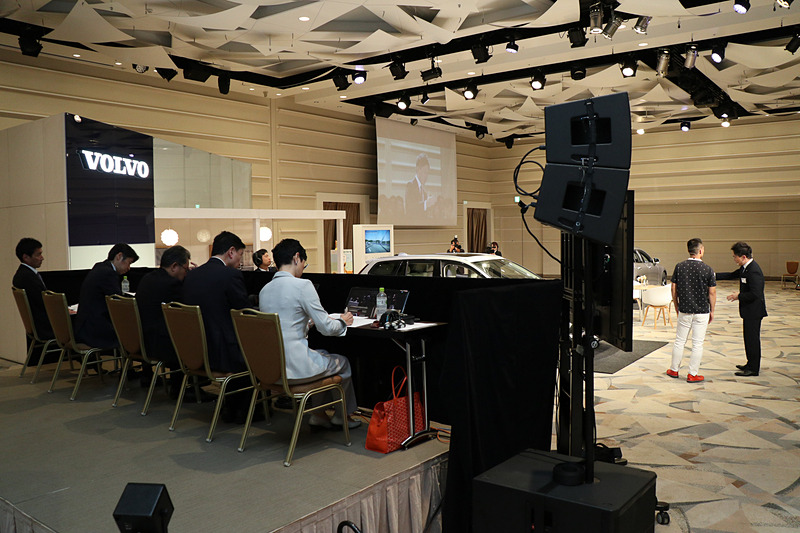 審査はボルボ・カー・ジャパン正規ディーラーで働くスタッフが研修を受ける際、技術解説や接客対応などの講師を担当するボルボ・カー・ジャパン本社の担当部長やコンサルティングスペシャリストなどが担当