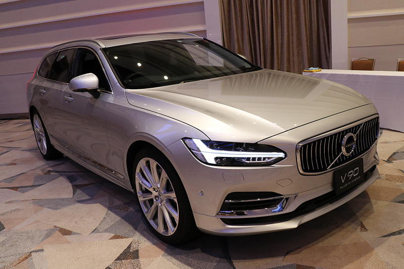 「V90 T8 Twin Engine AWD Inscription」
