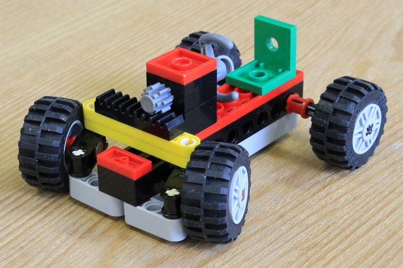 レゴブロックでクルマの仕組みを学ぶ