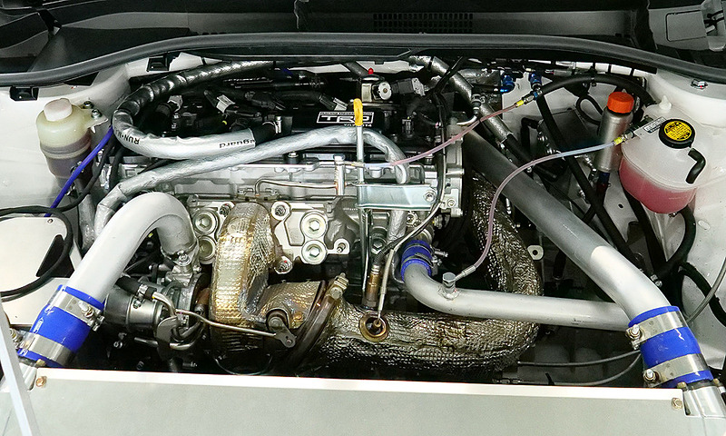 2.0リッターターボの「TRD-8AR」エンジン