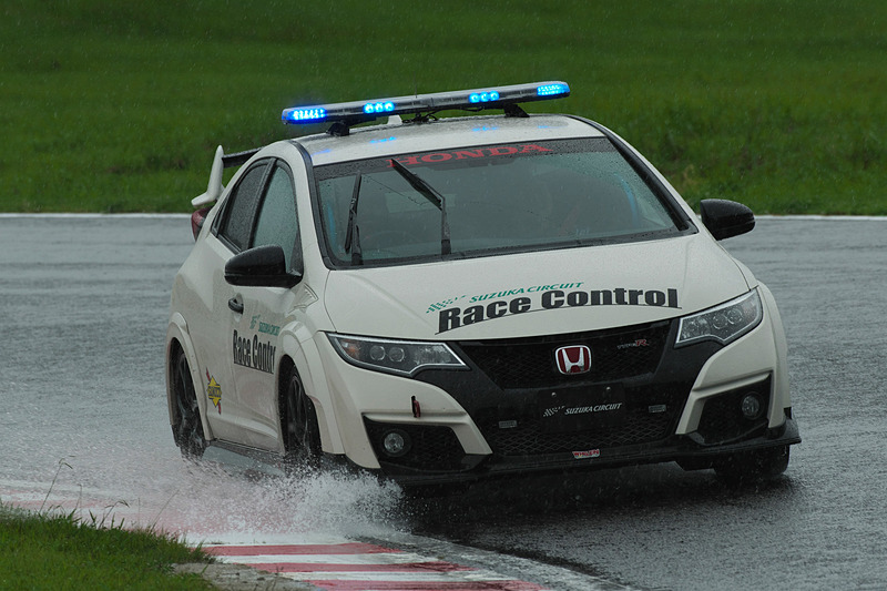 4耐もレース自体は成立したものの、路面コンディションの悪化で2時間半ほどで終了