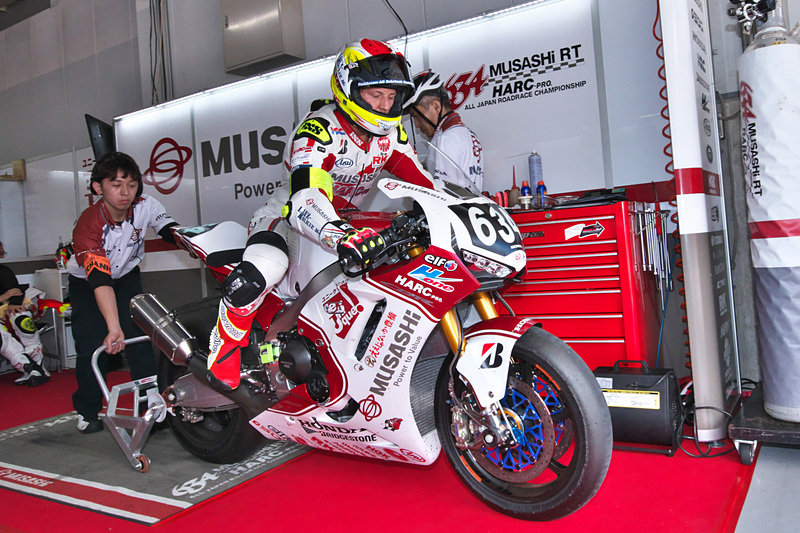 634号車MuSASHi RT HARC-PRO. Honda。予選4番手につけたものの、ペナルティにより決勝はピットスタートとなる