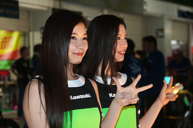 ナイトピットウォークに登場したレースクイーン