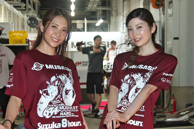 ナイトピットウォークに登場したレースクイーン