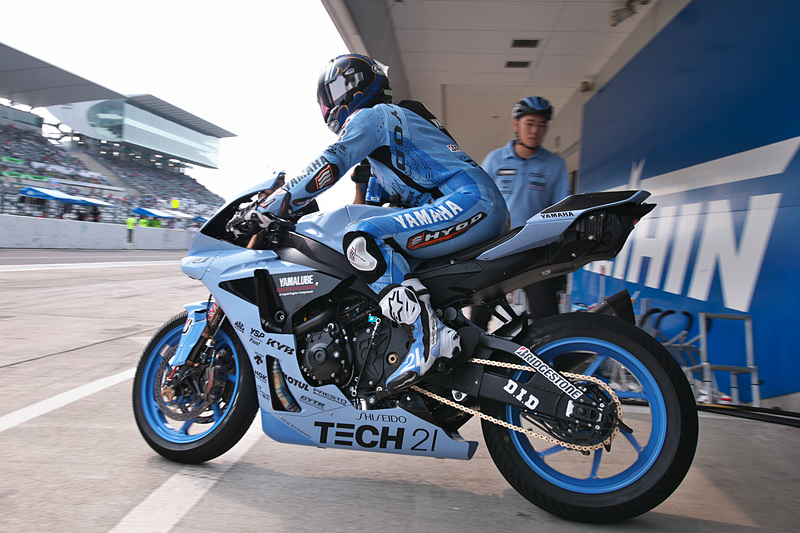 午前中のウォームアップ走行は21号車「YAMAHA FACTORY RACING TEAM」がトップタイムをマーク