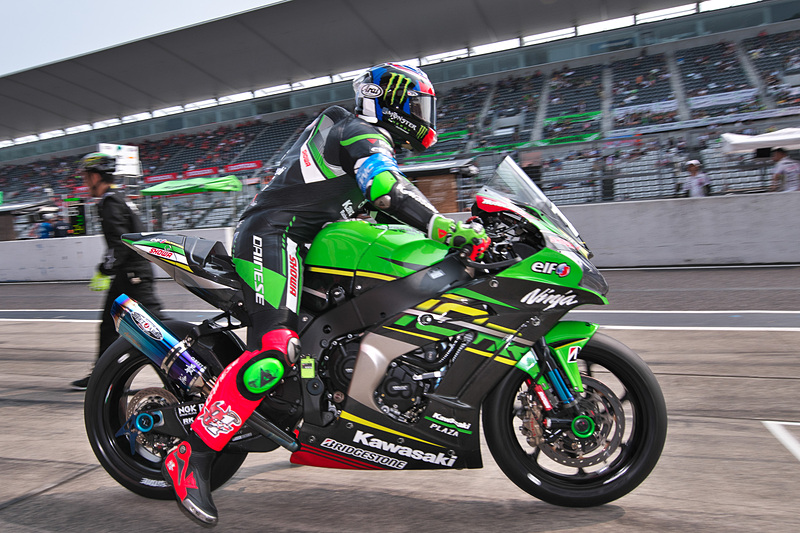 10号車Kawasaki Racing Team（ジョナサン・レイ/レオン・ハスラム/トプラック・ラズガットリオグル選手、Kawasaki ZX-10RR、BS）