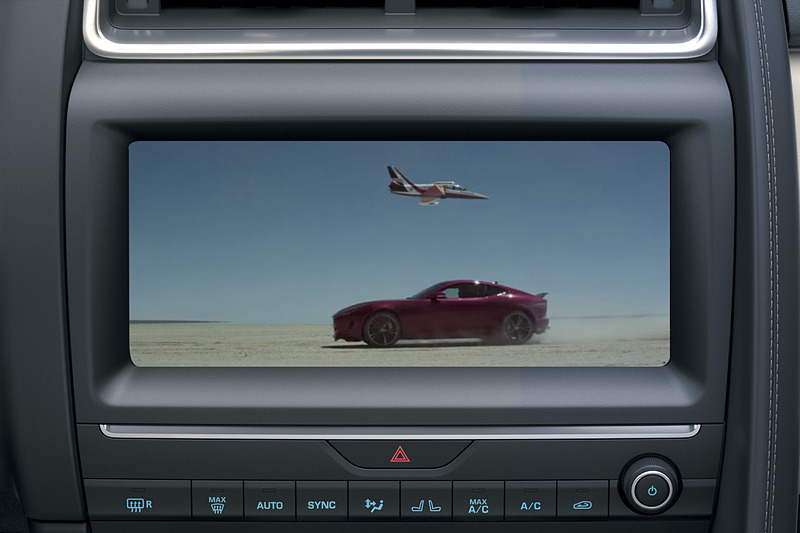 Apple CarPlayやAndroid Autoに対応するスマートフォンパックなど装備も充実