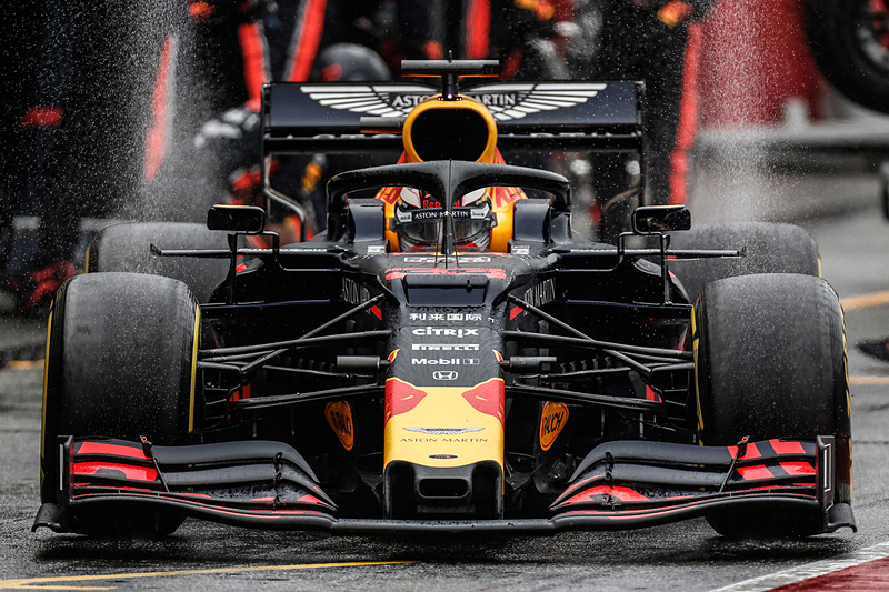 刻々と変わる路面コンディションでのタイヤの選択の難しさ、そしてトップドライバーのドライビングテクニックが光ったドイツGP