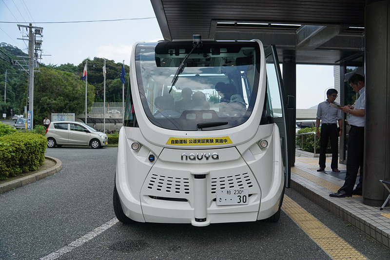 ナンバーを取得するためドアミラーなどを設置する改造が施された