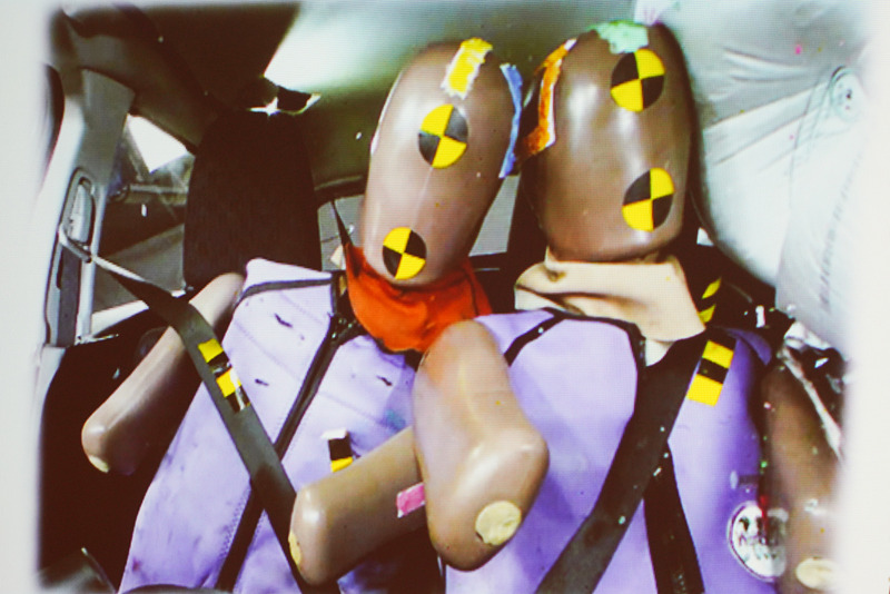 2名乗車時にはお互いの頭がぶつかることが多い