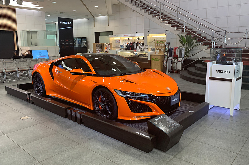 ホンダウエルカムプラザ青山ではフラグシップスポーツモデルの「NSX」をはじめ、8月9日の発売を予定する「N-WGN」などの市販車も展示