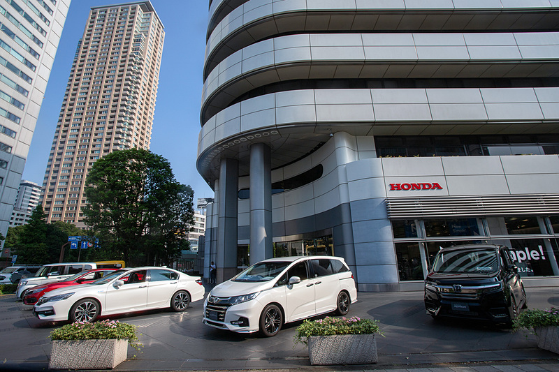 ホンダウエルカムプラザ青山ではフラグシップスポーツモデルの「NSX」をはじめ、8月9日の発売を予定する「N-WGN」などの市販車も展示
