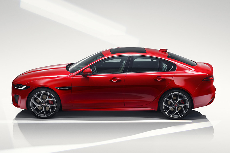 専用のエクステリアを採用する新グレード「R-DYNAMIC」