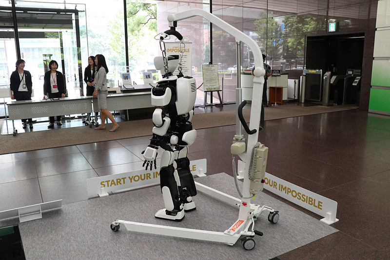 ヒューマノイドロボット「T-HR3」