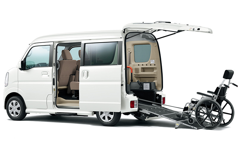 エブリイワゴン 車いす移動車 電動オートステップ装着車 パールホワイト