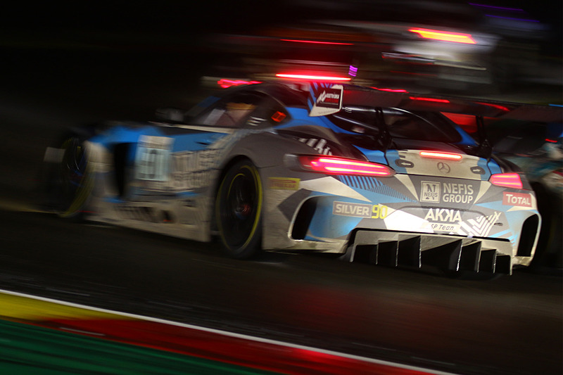 夜中3時前後のシケインのバトルシーン