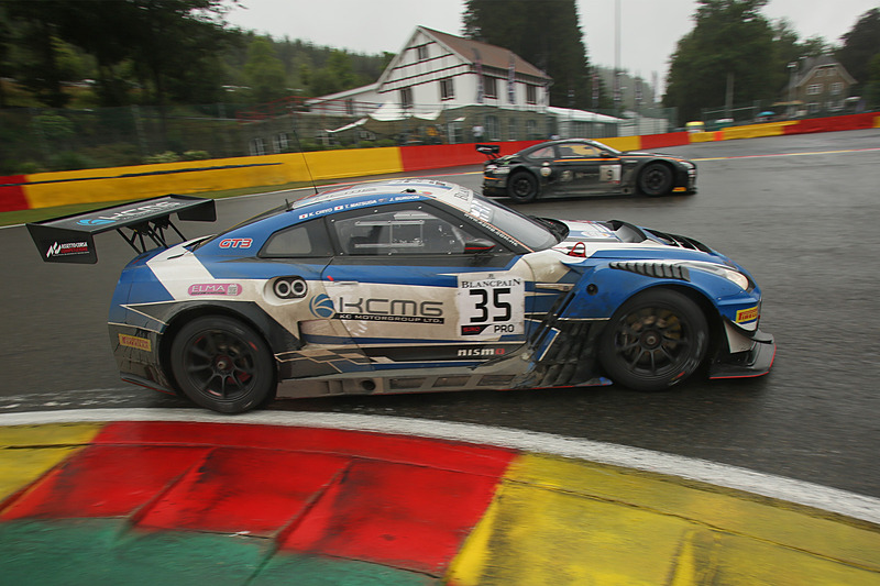 レインタイヤを装着するNissan GT-R NISMO GT3 35号車。ドライバーは千代選手から松田選手へ