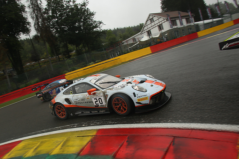 ラ・ソースを通過するマシン