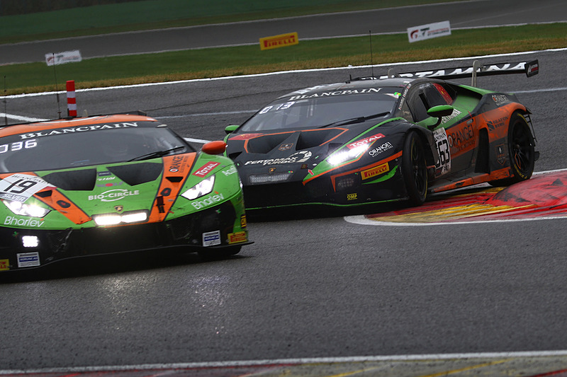 バスストップシケイン立ち上がりのバトルシーン