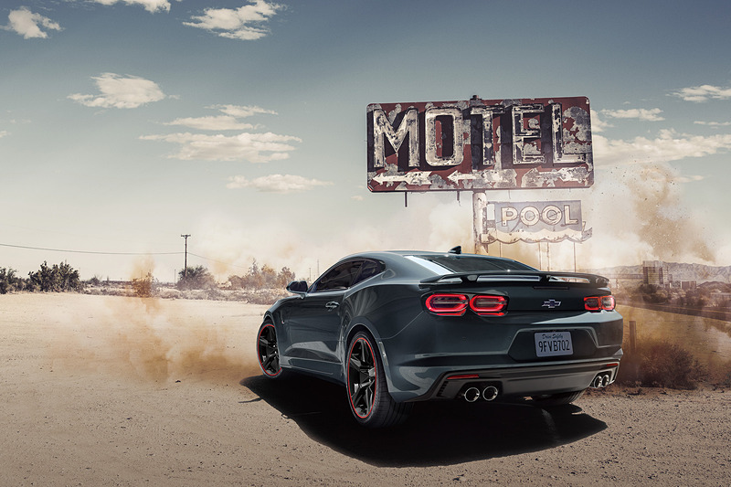 新色のシャドーグレーメタリックを採用