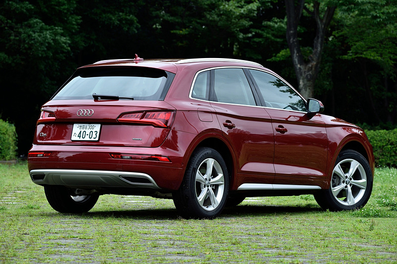 ボディカラーは「マタドールレッド メタリック」（9万円高）