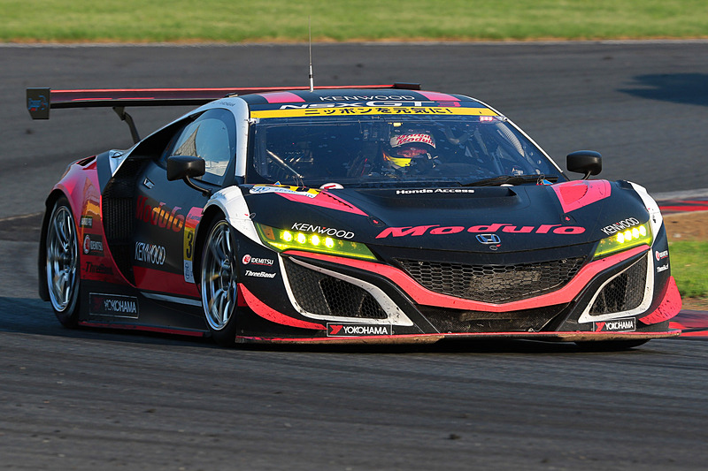 大津選手がドライブする34号車 Modulo KENWOOD NSX GT3