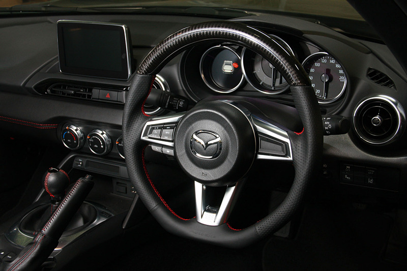 ロードスター（ND）用「スポーツステアリングホイール（カーボン）」