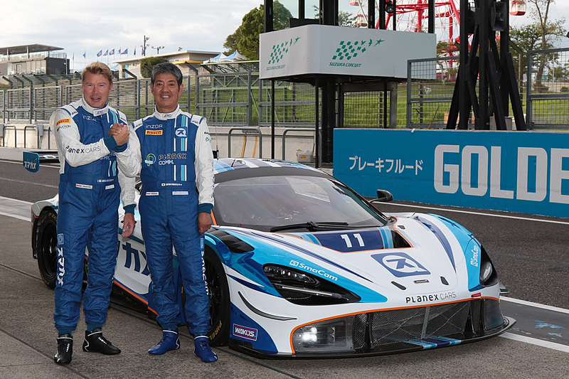 ハッキネン選手（左）と久保田選手（右）