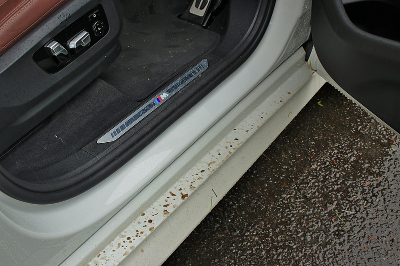 ドアパネルはサイドシル全体をカバーする形状にしてほしいところ