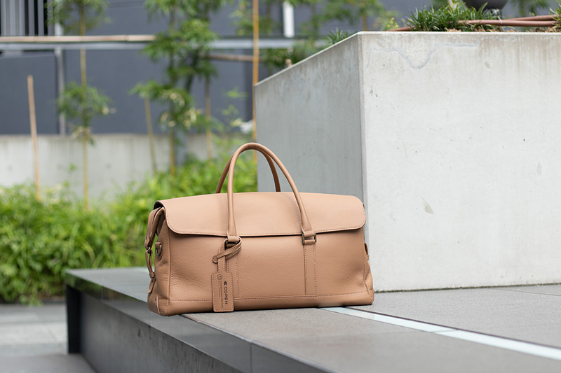 Caban.toのサイズは47×25×22cm（幅×高さ×マチ）、持ち手の長さは25cm