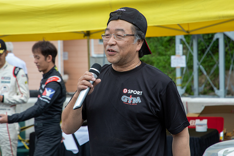 D-SPORTの松尾光洋氏は、基礎練習をする場なので目を三角にしてがんばるのではなく、肩の力を抜いて1日を有意義に楽しんで欲しいと語った