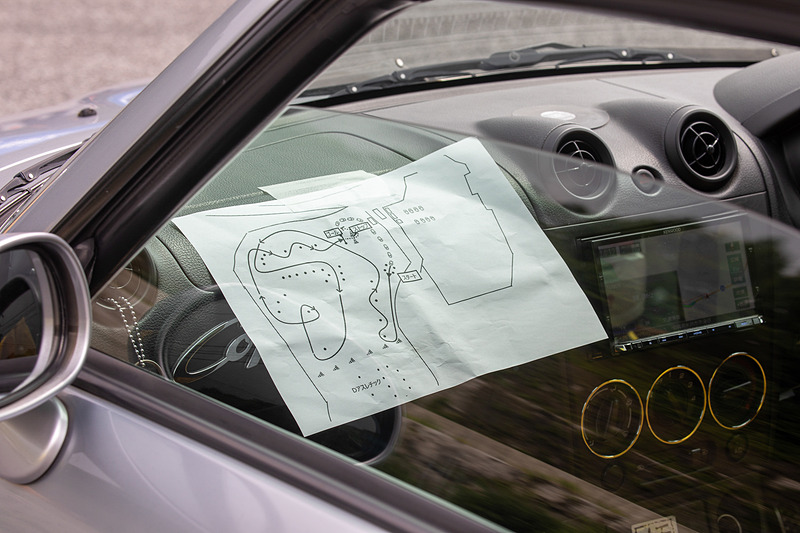 コース図を車内に貼ってスタート直前まで確認する