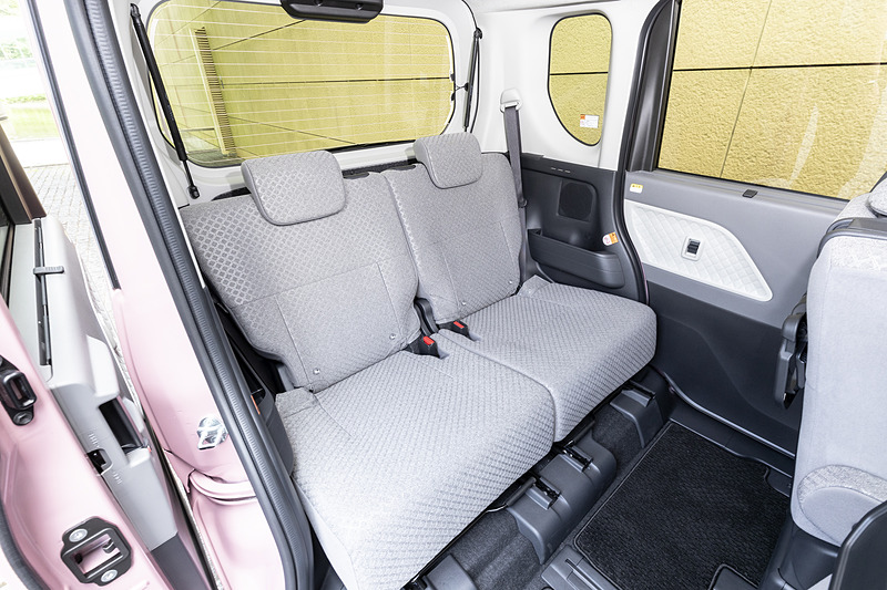 シートははっ水加工のフルファブリック（グレー）