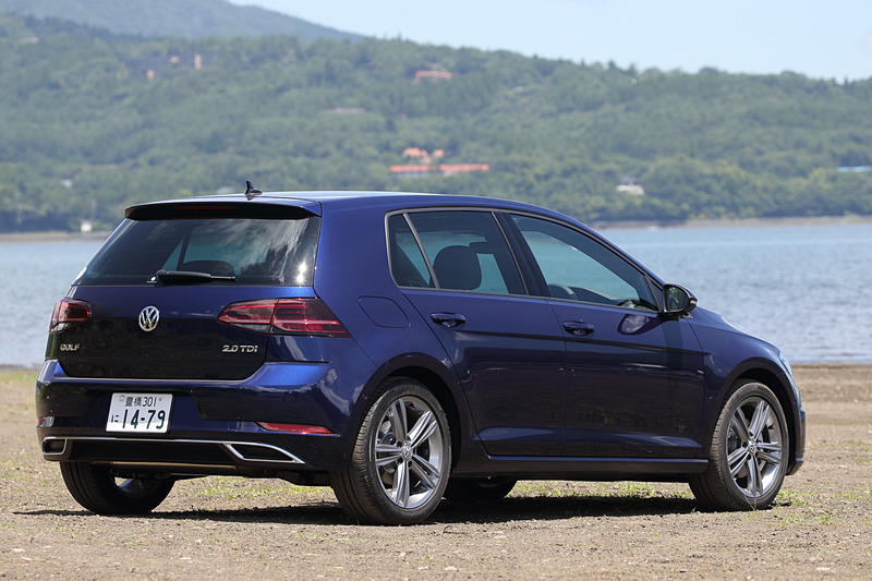 10月1日に発売される「ゴルフ TDI Highline Meister」（391万円。10％の消費税を含む）。ボディサイズは4265×1800×1480mm（全長×全幅×全高）、ホイールベースは2635mm。車両重量は1430kg