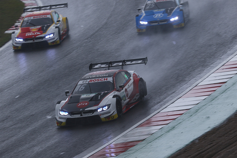 強風、雨、晴れ、曇り天候が変化する中で予選1のアタックを行なう各マシン