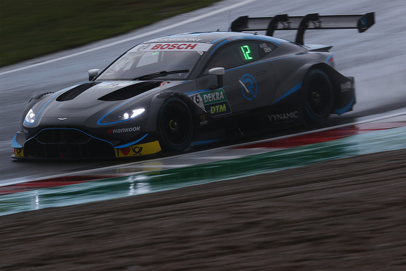 強風、雨、晴れ、曇り天候が変化する中で予選1のアタックを行なう各マシン