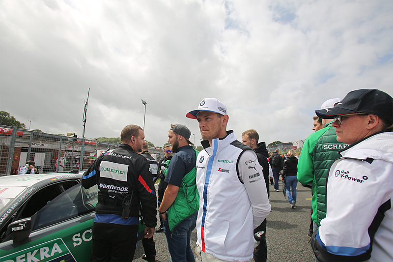 ポールポジションはマルコ・ウィットマン